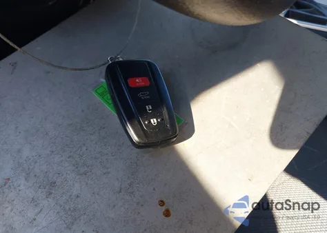 2022 Toyota Rav4 Xle z USA, uszkodzony, nr VIN 2T3W1RFV3NW208391